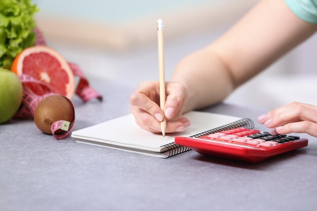 Jak obliczyć składkę zdrowotną przy podatku liniowym?