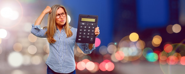 Jak się liczy zwrot podatku przy rozliczeniu rocznym?