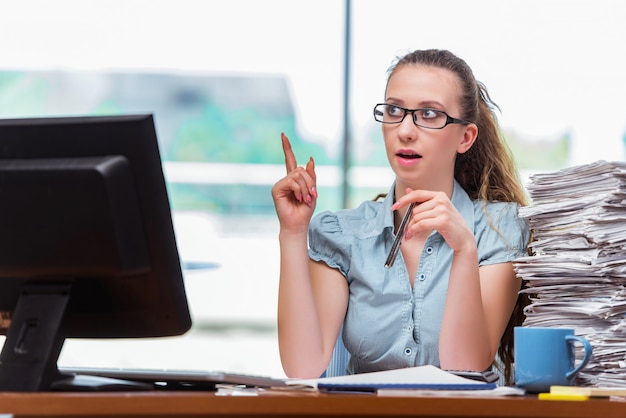 Czy biuro rachunkowe rozlicza PIT dla osób prywatnych i firm?