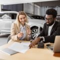 Jak rozliczyć leasing operacyjny samochodu osobowego w firmie?